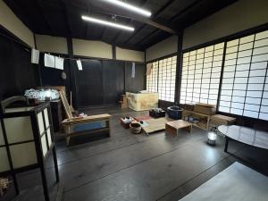 旧林家で組まれたセットの様子