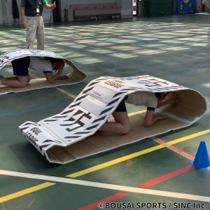 防災スポーツ(キャタピラエスケープ)の様子