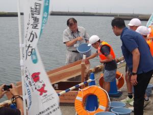 稚魚放流