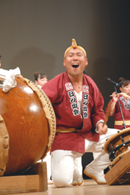 威勢のいい掛け声響くの画像