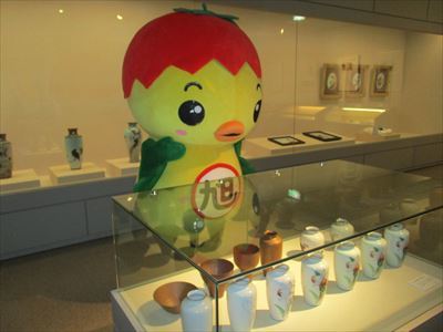 濤川惣助の展示品を見るあさピー