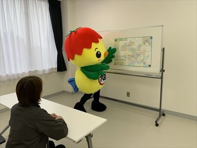 ひかた市民センター研修室で講義をするあさピー