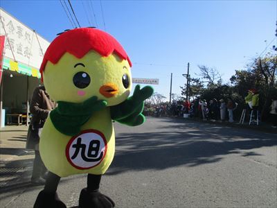 ゴール間近で応援するあさピー