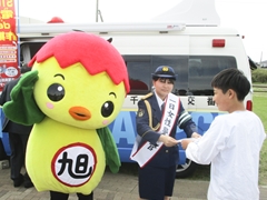 1日女性警官とあさピー