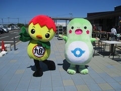 東金市のマスコットキャラクター 「とっちー」とあさピー