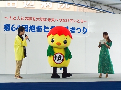 ステージイベントのあさピークイズを出そうとどきどきするあさピー