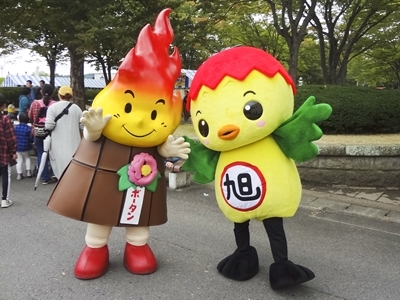 ​福島県須賀川市のマスコットキャラクター「ボータン」とあさピー
