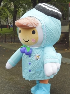 苫小牧市公式キャラクターの「とまチョップ」とあさピー