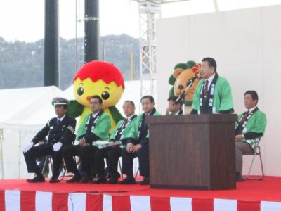 開会式に参加するあさピー