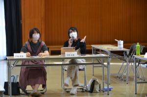 発言する