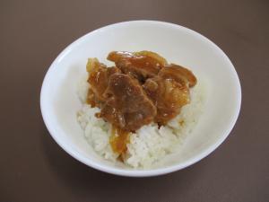 花悠豚の角煮丼の具