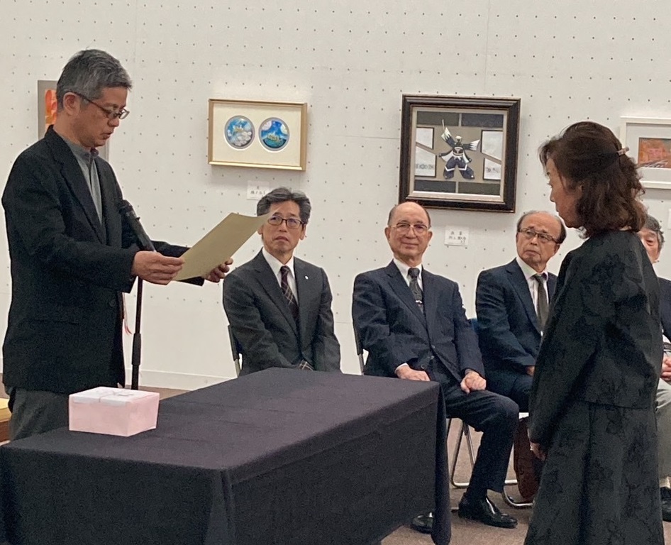 2023年の日本七宝協会の表彰式のようす