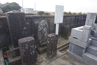 十五夜待供養塔