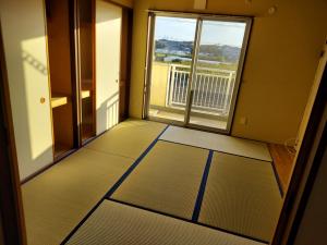 室内　萩園