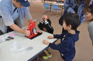 R7第3回缶バッジ2